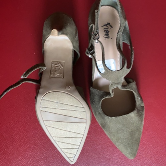 Brushed suede heels - Picture 4 of 5